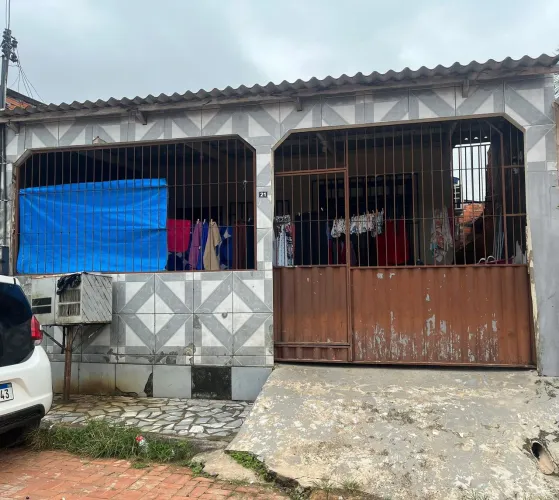 Vendo casa no mocinha Magalhães 