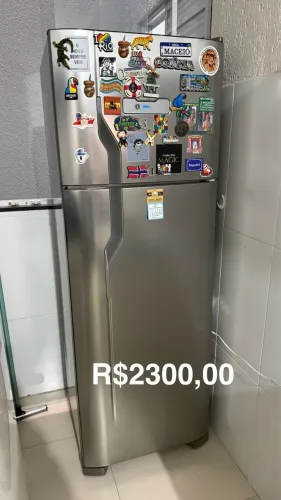 Geladeira Eletrolux 310L Frost Free