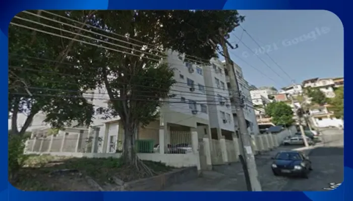 APARTAMENTO - Apartamento 404 com dependência na cobertura, Edifício nº 400, com 1 vaga de