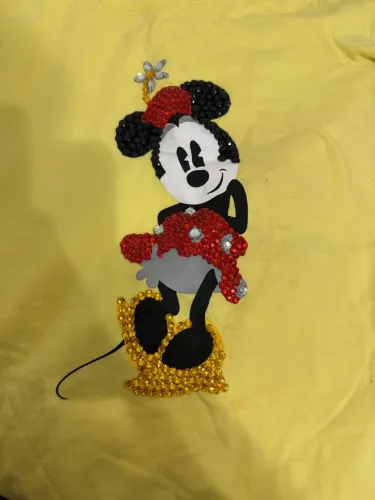 Baby look Mickey bordado a mão