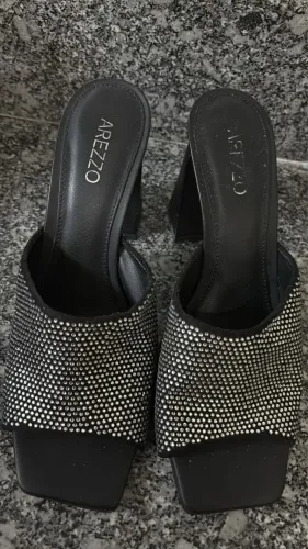 Sandálias Femininas - Diversos Modelos  Preço: R$ 59,99 cada