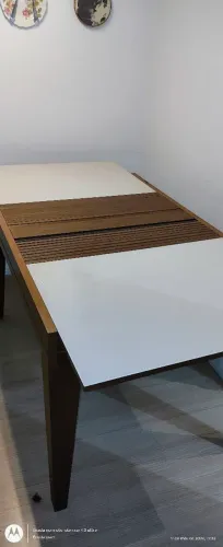 Mesa de jantar extensível - com avaria 