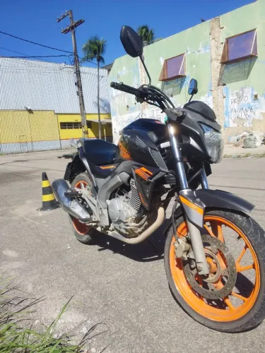 VENDO OU TROCO POR CARROS