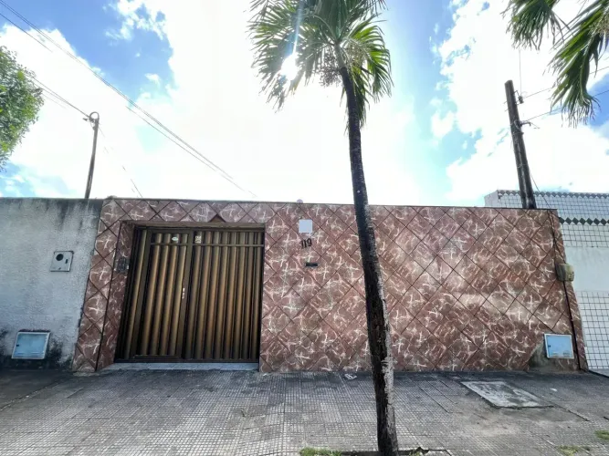 Casa plana com 4 quartos 258 m² na Barra do Ceará - Fortaleza - CE