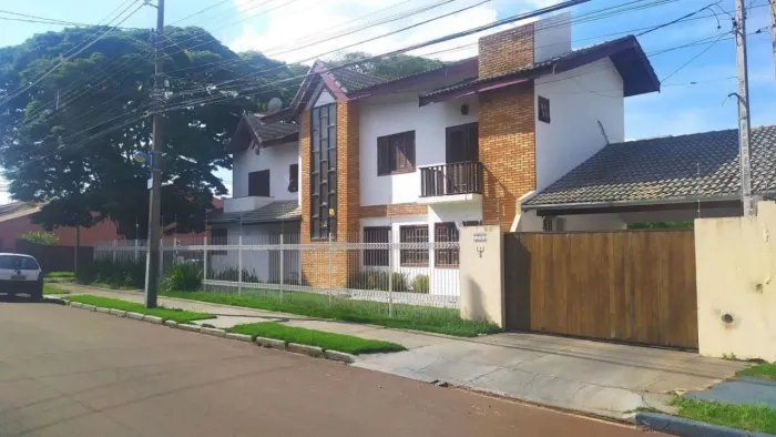 Casa à venda em Zona 04, Maringá-PR