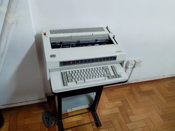 Maquina de escrever IBM Wheelwriter 15 modelo 6783 colecionadores de antiguidades