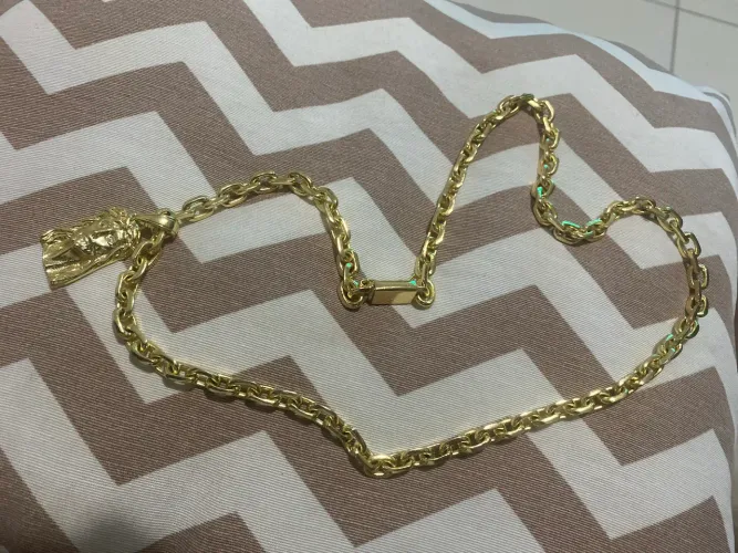 Corrente banhada a ouro, não fica preta