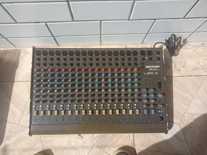 Mesa de som