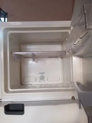 Vendo uma geladeira