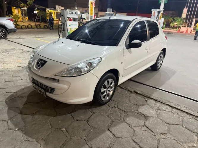 Peugeot 207 XR 1.4 Flex 8V 5P 2013