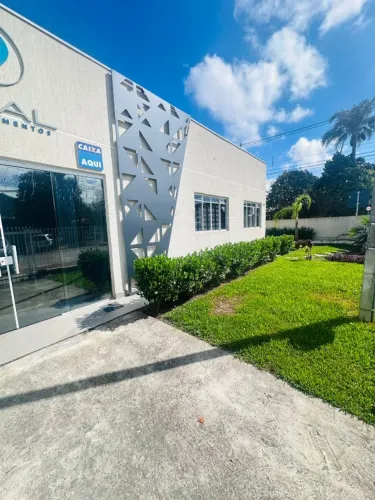 Casa Comercial de Esquina | 100m² | Xaxim - Pronta para o Seu Negócio
