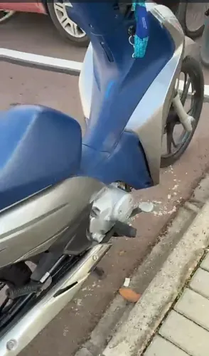 Vendo minha motocicleta Biz muito bem cuidado 