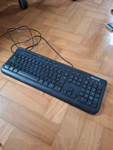 Teclado Microsoft com fio