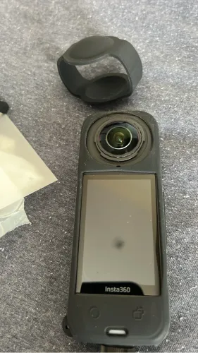 Câmara insta 360 X 5