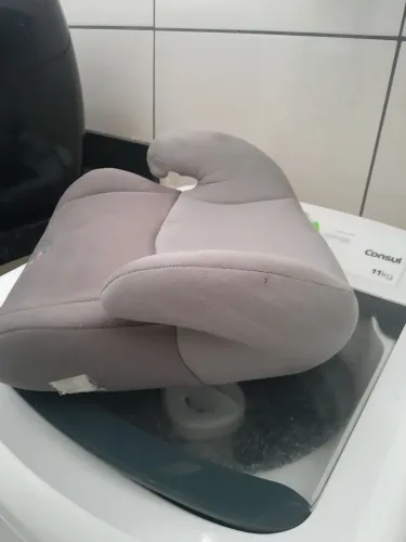 Banco para carro muito bem conservado 