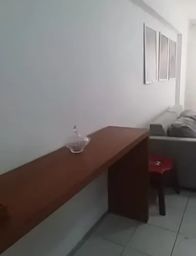 Apart. Flat 1 quarto