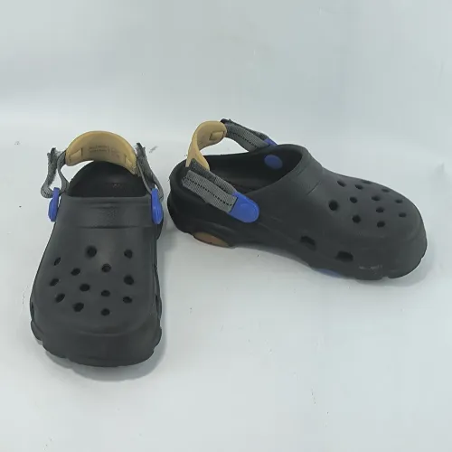 Crocs infantil tamanho 31 preto modelo terrain clog