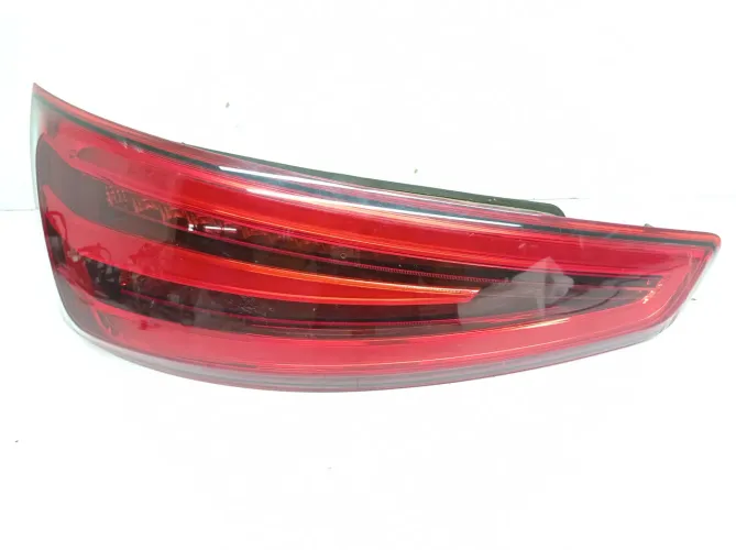 Lanterna Esquerda Audi Q3 Tfsi 2.0 2013 / 2014 Nº8u0945093h  Esquerdo Vermelho