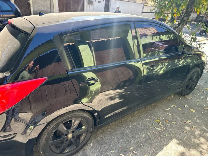 Nissan Tiida SL 1.8/1.8 Flex 16V Aut. 2011