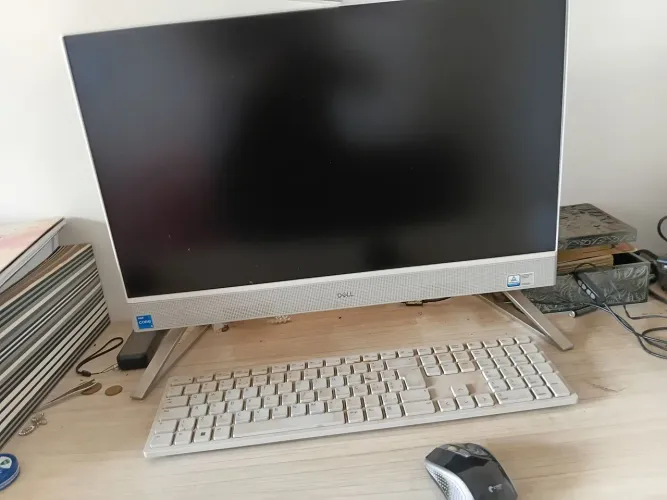 Computador All-in-One Dell Inspiron - Intel Core i5 (Excelente Estado / Completo)