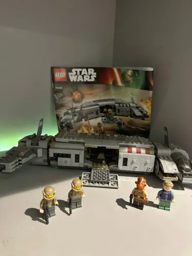 LEGO 75140: Resistance Troop Transporter
