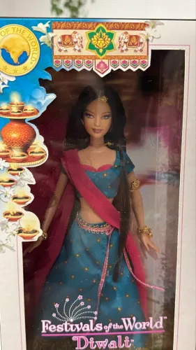 Barbie Collector Diwali lacrada