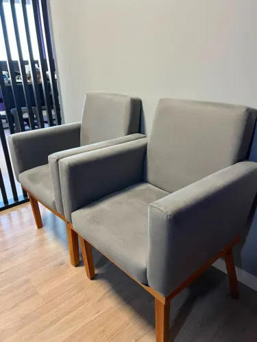2 Poltronas Decorativas Cinzas - Moderna e Confortável | Excelente Estado