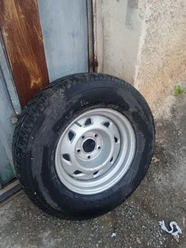 Roda aro 15 com pneu Pick up