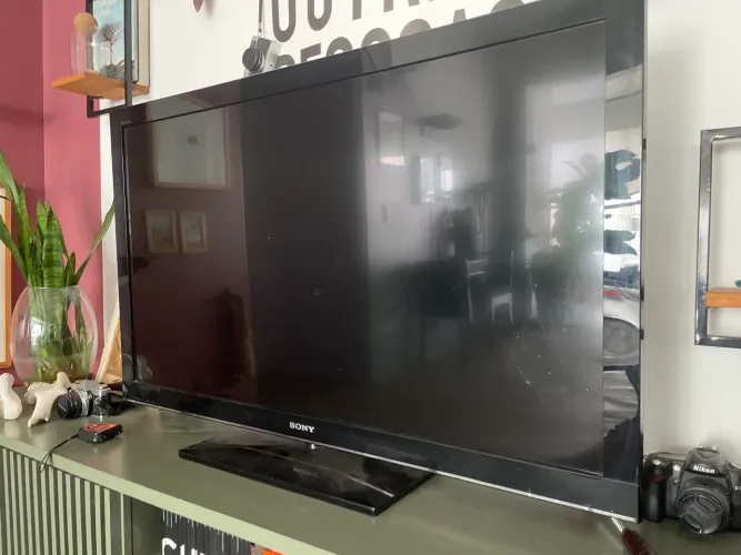 Sony Bravia 46, usada , com avarias
