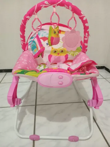 Cadeirinha de criança até 6 meses semi-novo 