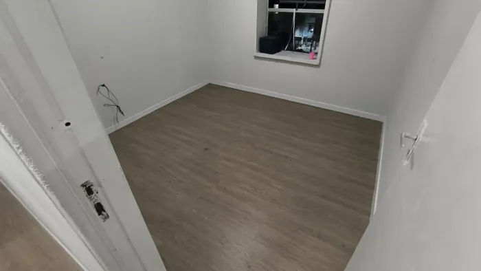 Aplicação de piso vinílico/rodapé 