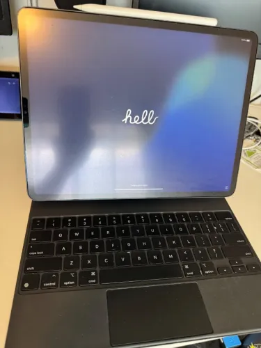 Pro de 12,9 polegadas da 5ª geração + Apple Pencil + Keyboard Apple