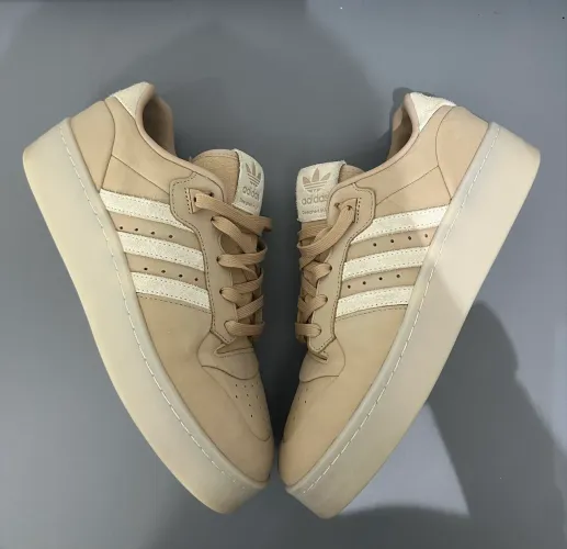 Adidas rivalry low