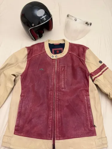 Jaqueta de couro + capacete