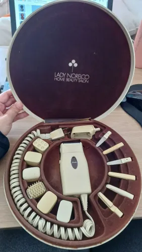 Vintage Lady Norelco Home Beauty Salon