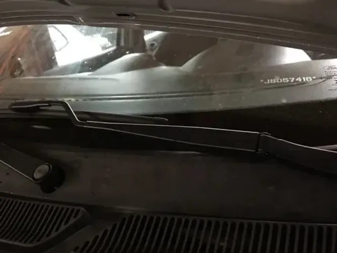 Braço Esquerdo Limpador Parabrisa Ford Ka Se Plus 1.5 2018 Esquerdo
