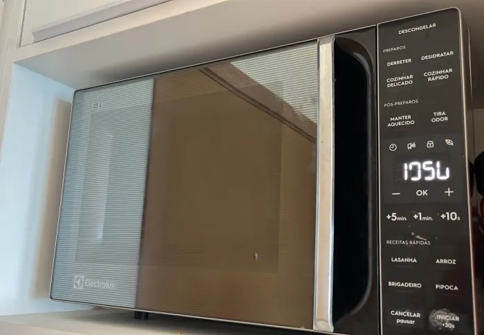 Micro-ondas eletrolux efficient 23 litros 