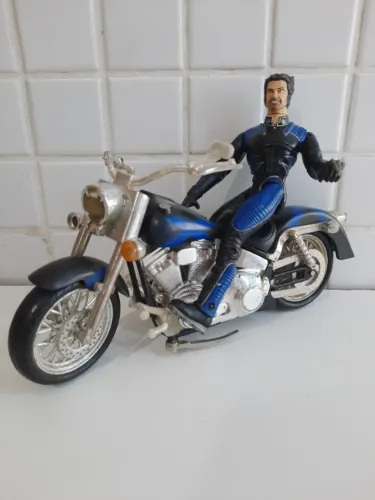 Boneco do Wolverine c/ moto (Leia o anúncio)