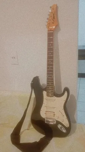 Guitarra Lyon