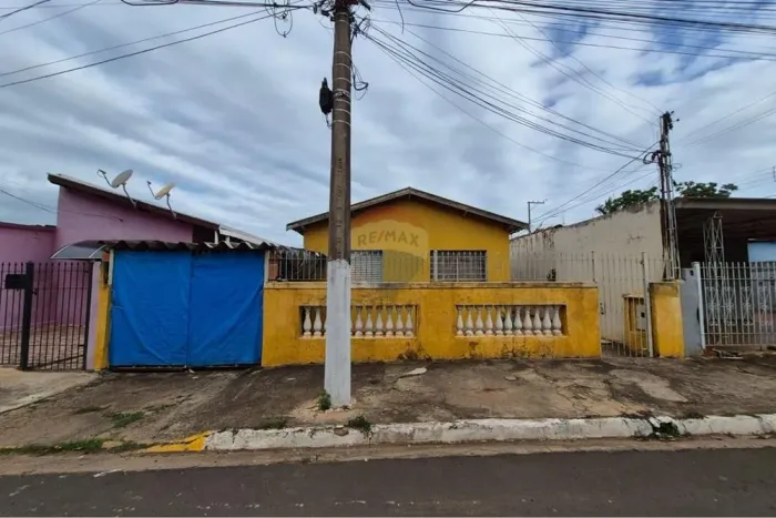 Casa Charmosa e Espaçosa no Coração de Rafard!