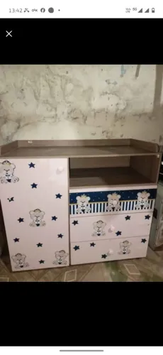 Cômoda bem conservada