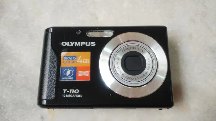 Câmera digital fotográfica Olympus com defeito 