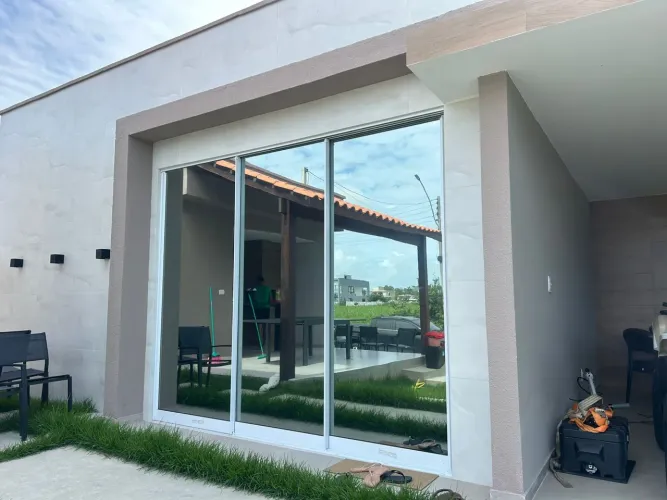 Envelopamento papel de parede fumê 