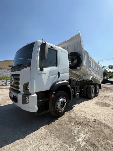 Vw 26260 2025 caçamba basculante super novo