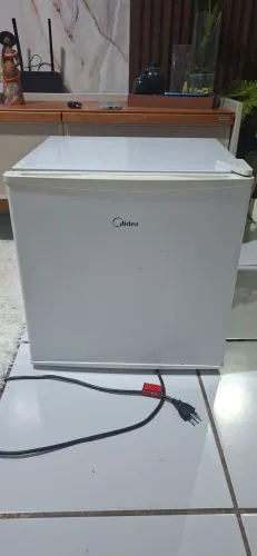 Frigobar Midea 45 litros