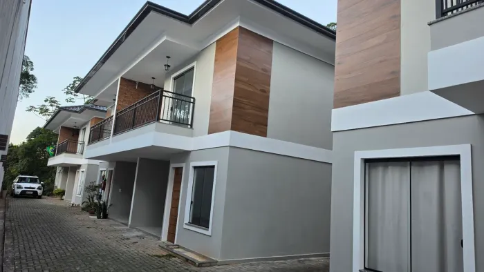 Casa dúplex Domingos Martins centro