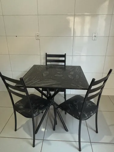 Mesa pedra 3 cadeiras 
