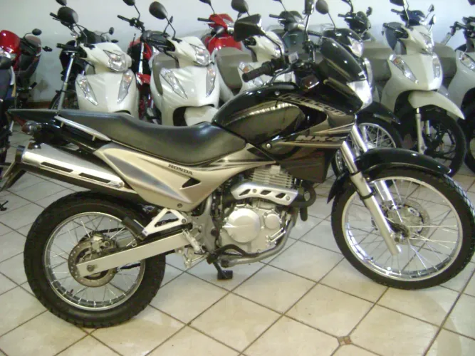 HONDA NX4 FALCON PRETO 2008