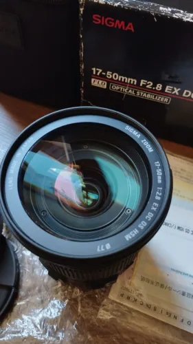 Lente Sigma 17-50mm F2.8 para Canon