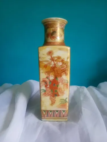Antiga floreira / vaso japonês 
